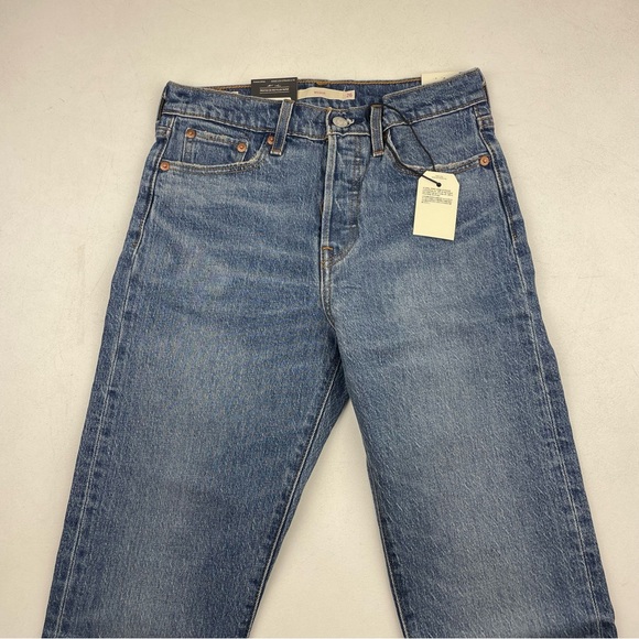 NWT Levi’s High Waist wedgie Butt Rip Jeans - Picture 2 of 4